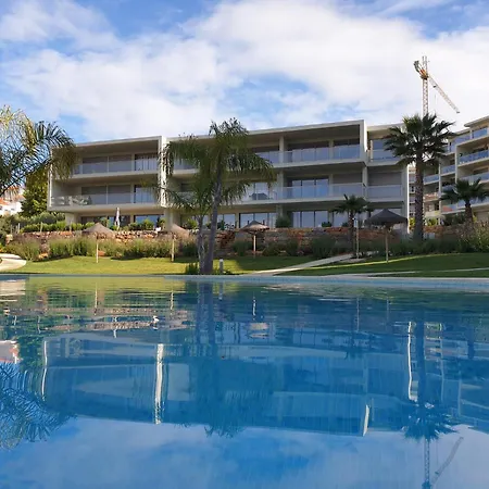 Oasis Mar Pool View Apartment Portimao