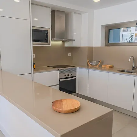 Oasis Mar Pool View Apartment Portimão